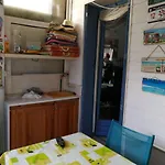 Maisonnette Bort De *