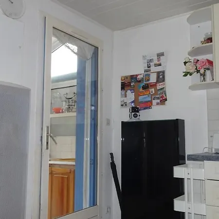 Maisonnette Bort De * Frontignan